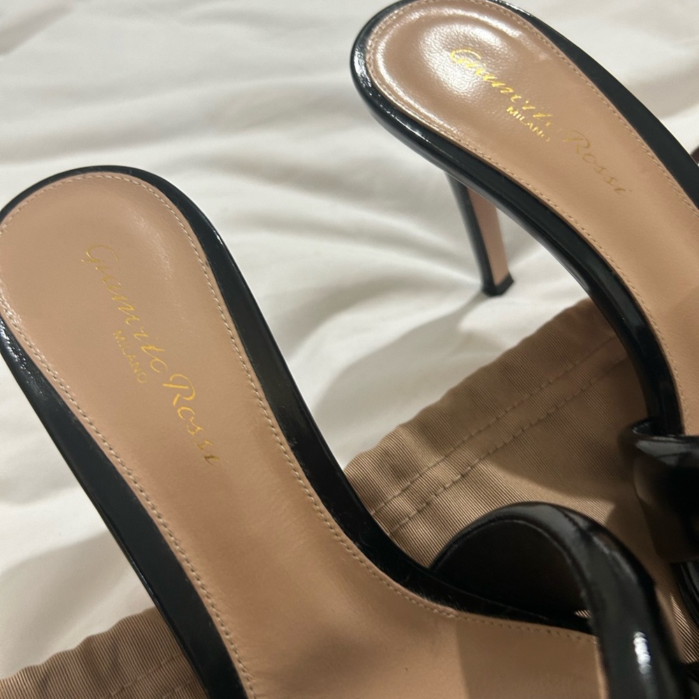 Gianvito Rossi Milano Amour Glossy Nappa Heels - Picture 6 of 9